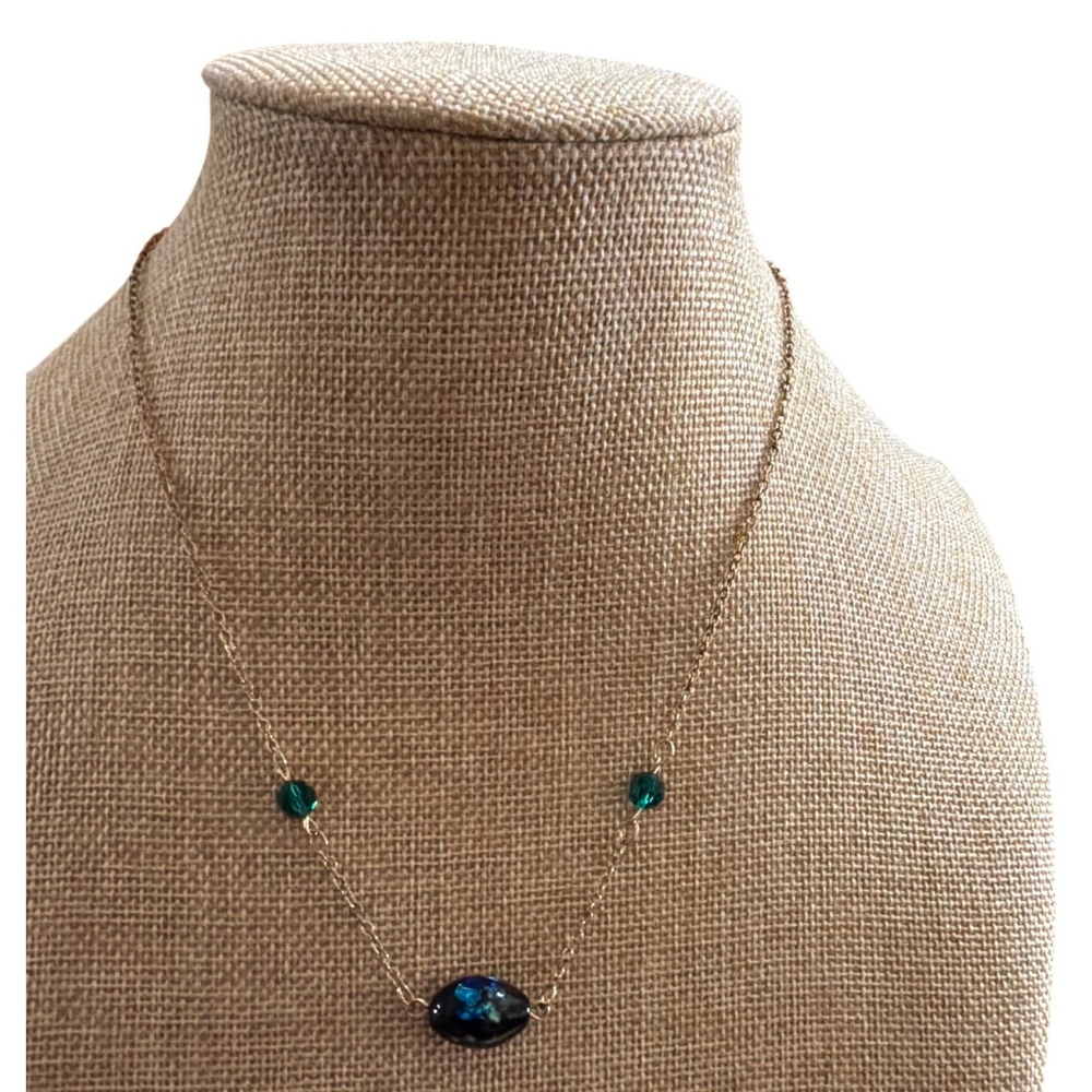 Gold Tone Emerald Green Teardrop Pendant Beaded Chain Necklace Elegant